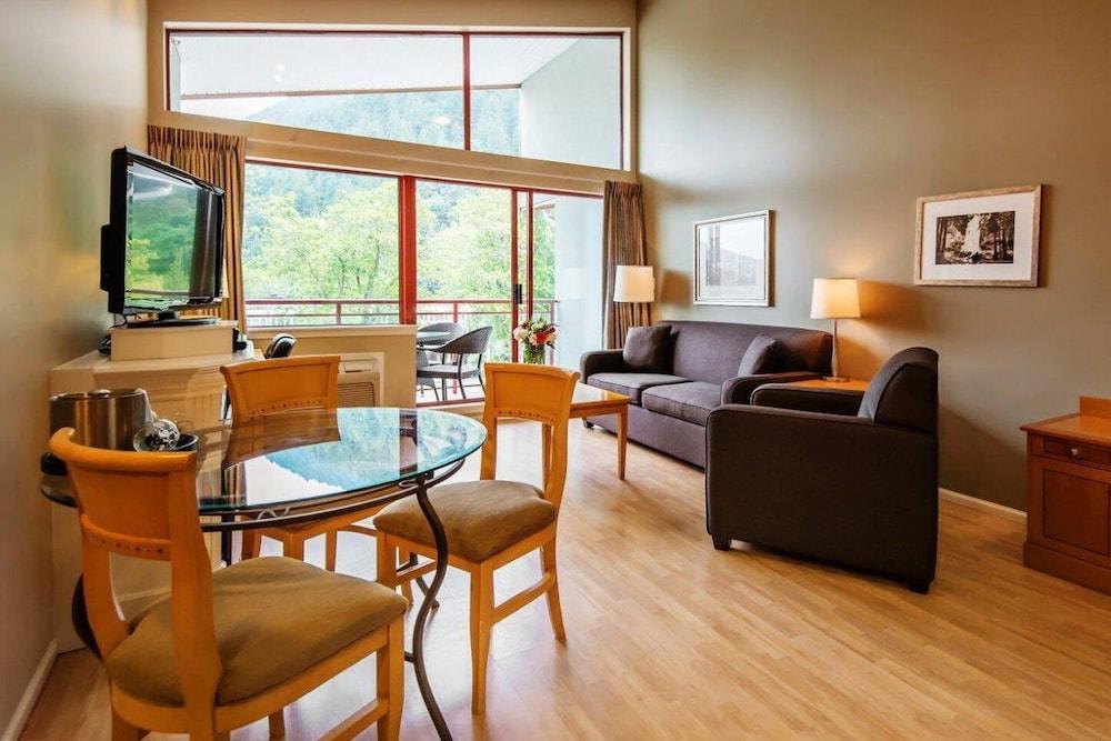 Harrison Beach Hotel Harrison Hot Springs Dış mekan fotoğraf