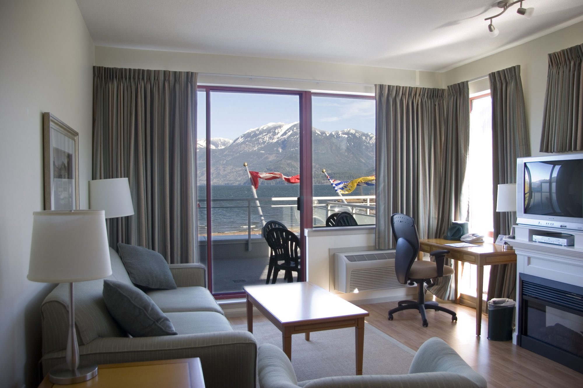 Harrison Beach Hotel Harrison Hot Springs Oda fotoğraf